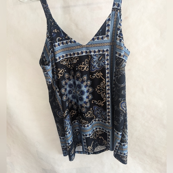 Jules and Leopold Studio tank - Picture 3 of 3